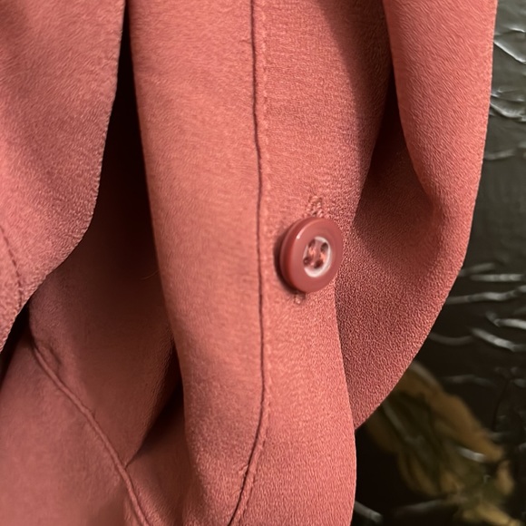 🎉HOST PICK🎉Rose/mauve colored blouse - Picture 2 of 2